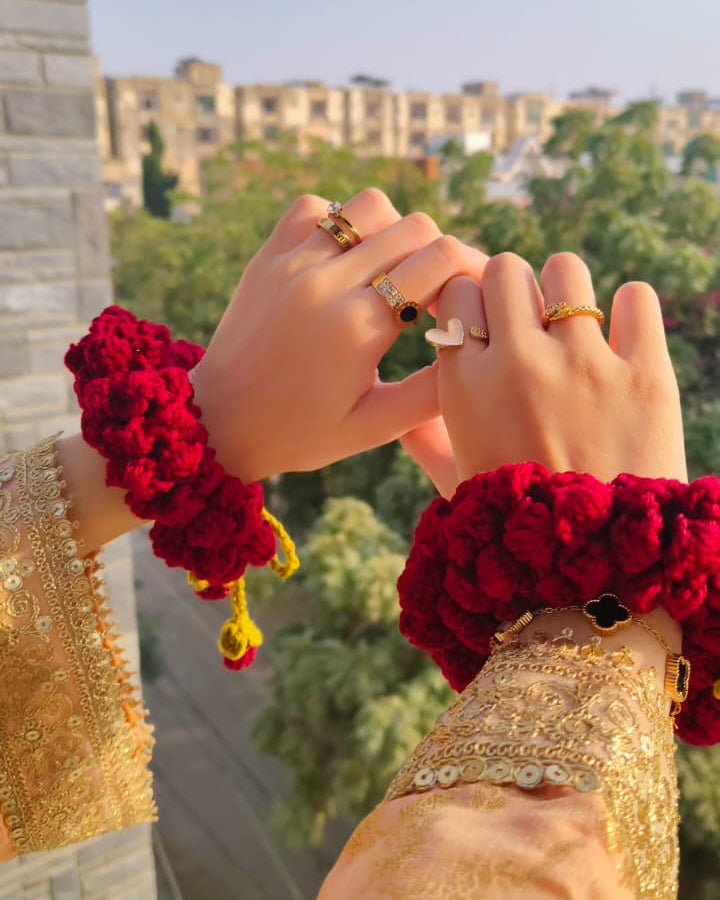 Maroon Jasmine Gajra