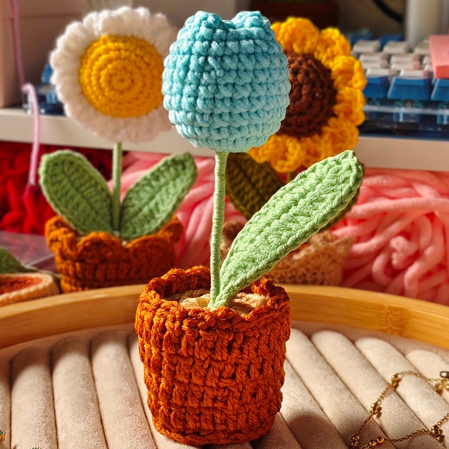 Tulip flower pot 7 inches