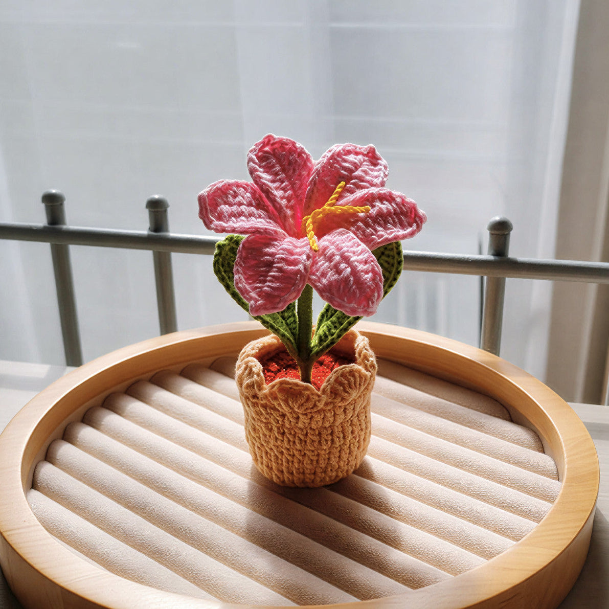 Pink Lily Pot ( 7 Inches )