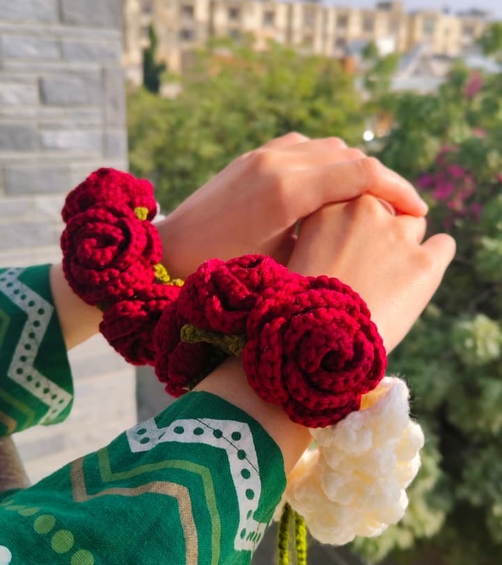 Rose & Jasmine Crochet Gajra