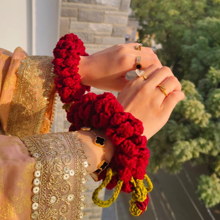 Maroon Jasmine Gajra