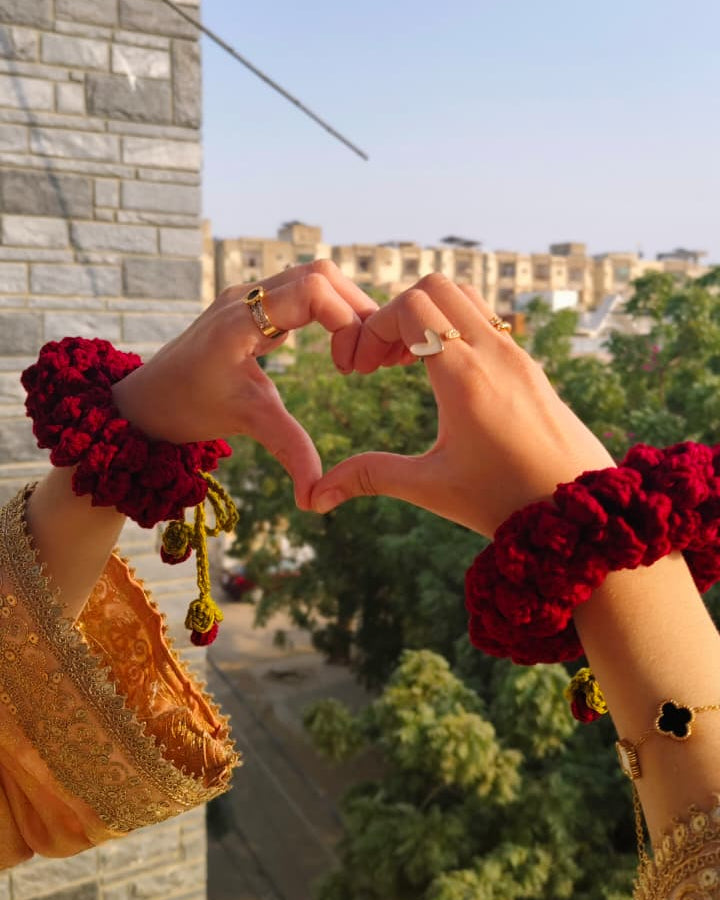 Maroon Jasmine Gajra