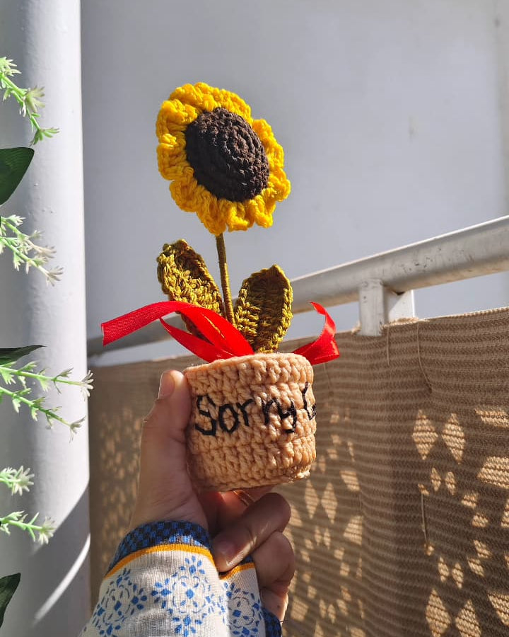 Sunflower Pot (7 inches)