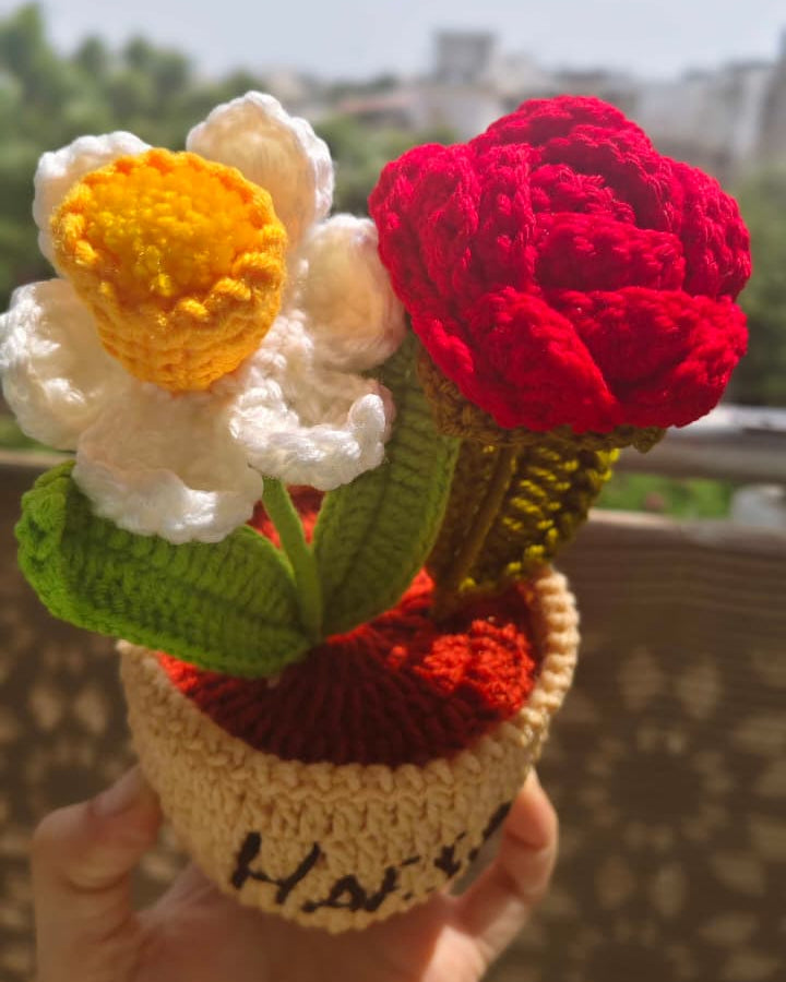 Grace & Passion Flower Pot (Daffodil & Rose)