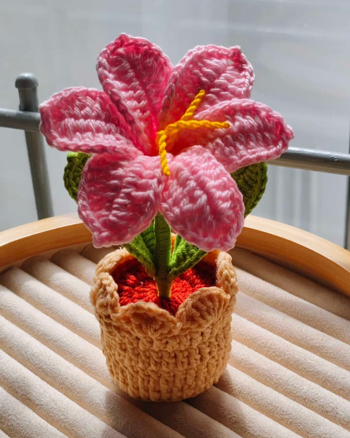 Pink Lily Pot ( 7 Inches )