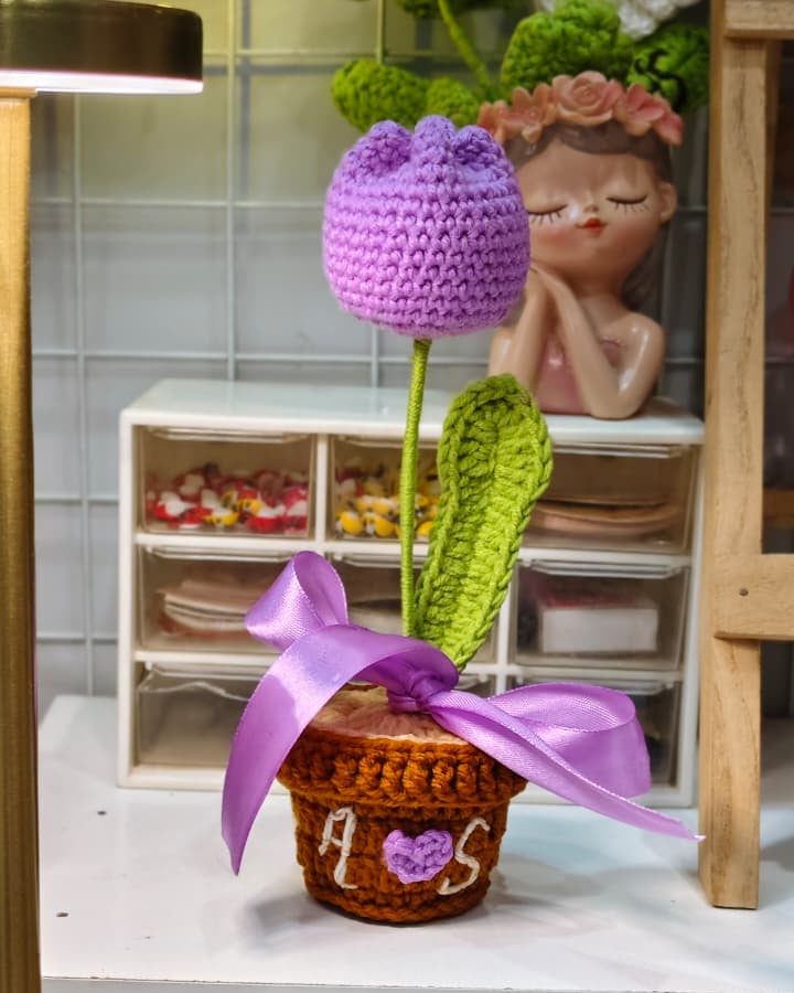 Tulip Flower Pot (7 inches)