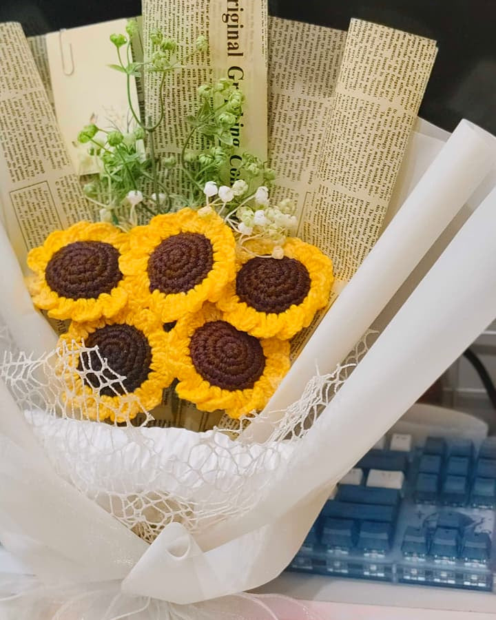 Five Sunflowers Bouquet
