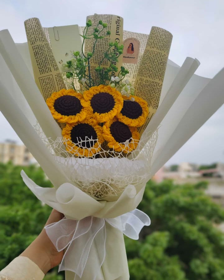 Five Sunflowers Bouquet