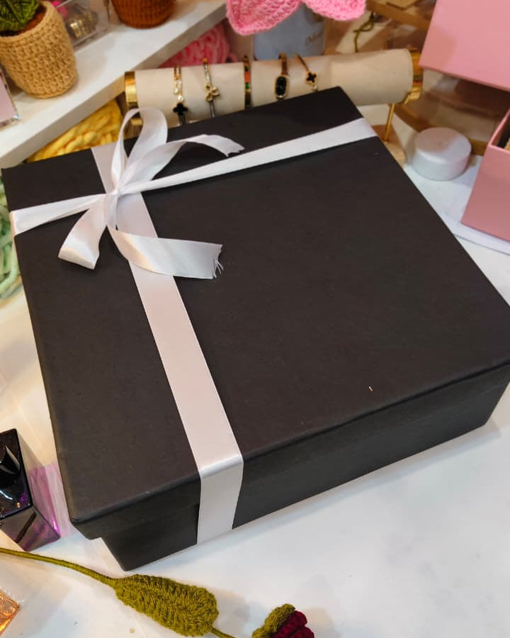 The Roses Gift Box Bundle