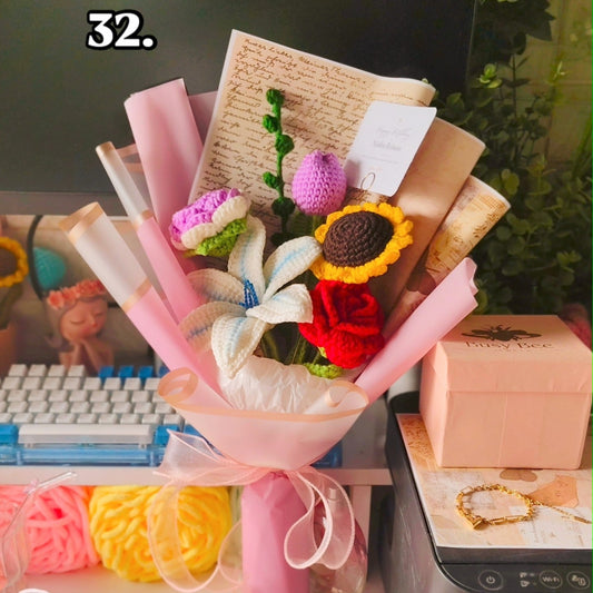 Bouquet No 32 - Busy Bee Artist