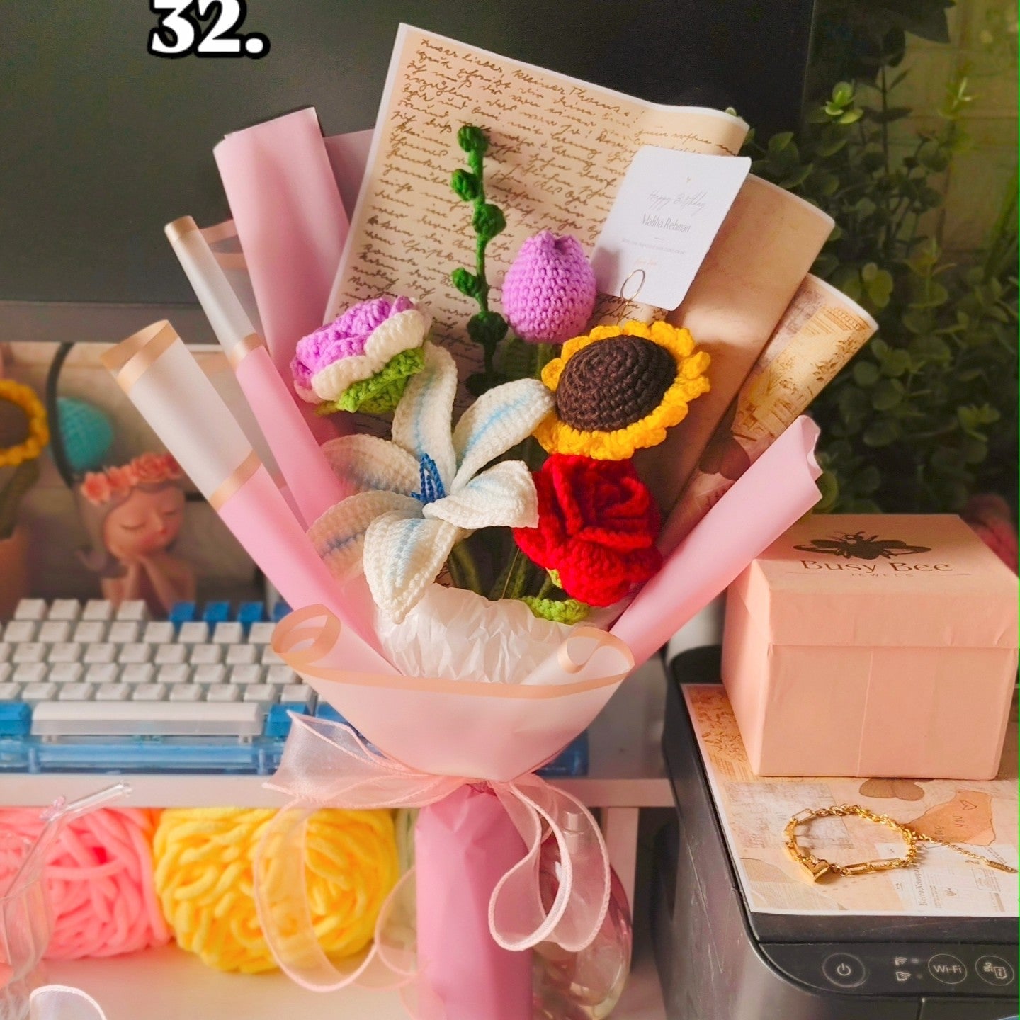 Bouquet No 32 - Busy Bee Artist