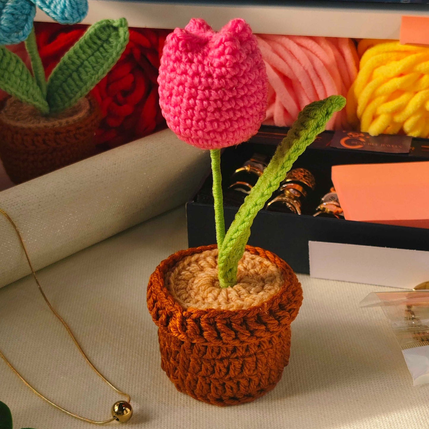 Tulip flower pot 7 inches