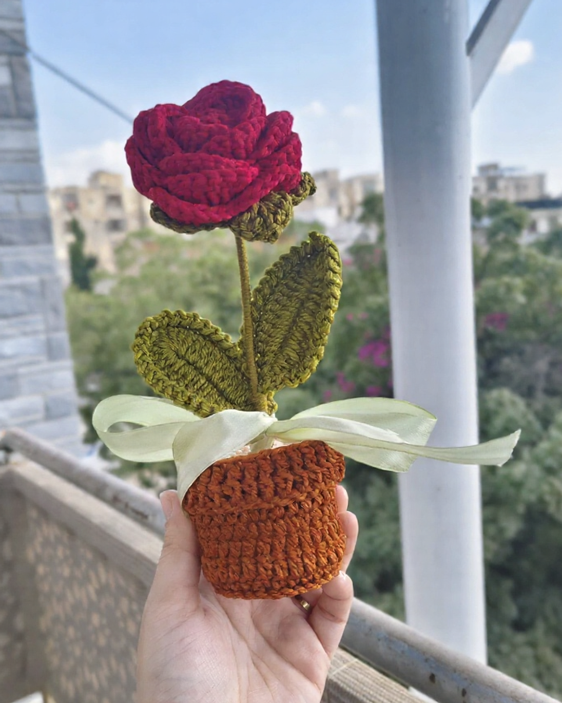 Rose Flower Pot (7 Inches)