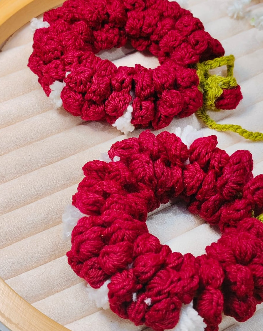 Blooms in Yarn Gajra