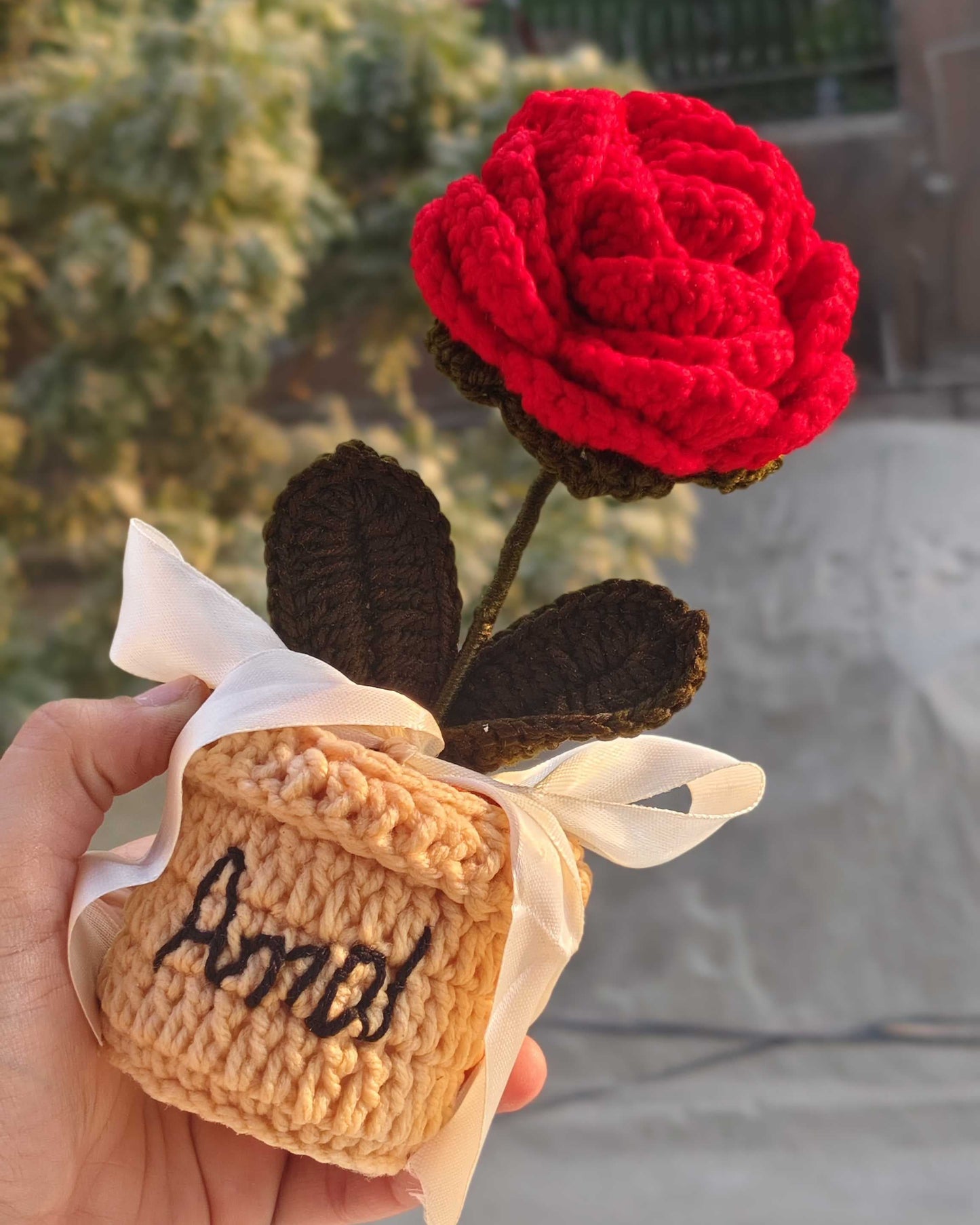 Rose Flower Pot (7 Inches)